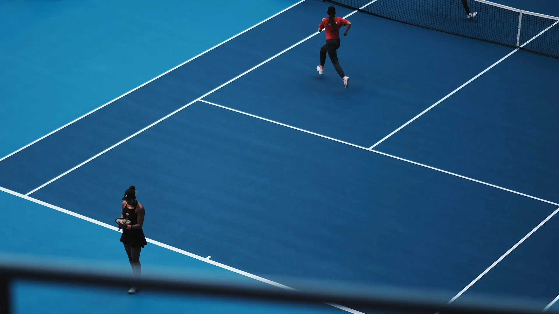 Doubles communication on the padel court